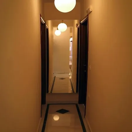 Port Apartment *
